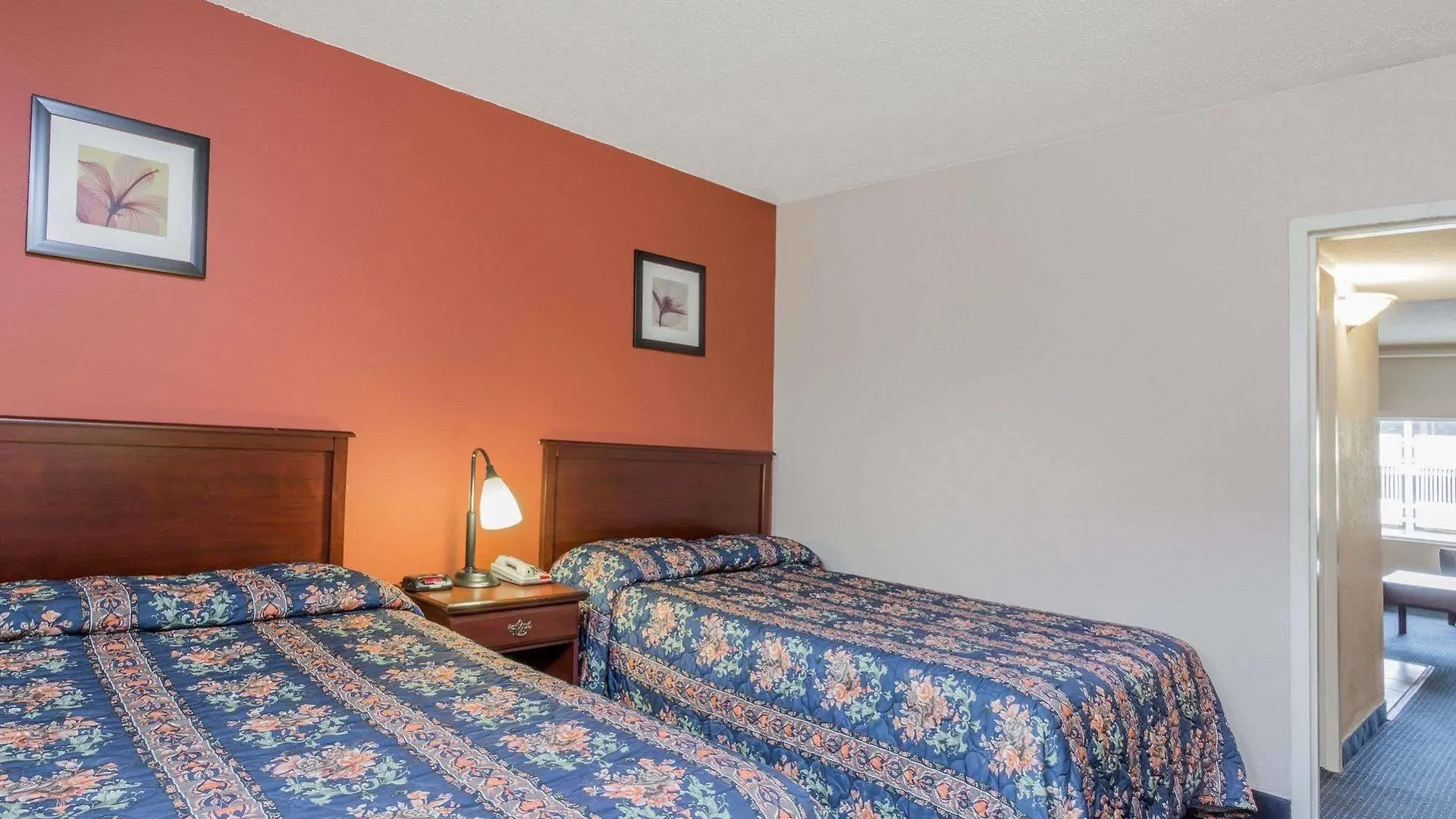 ** Hotel Breeze Inn & Suites, Virginia Beach United States